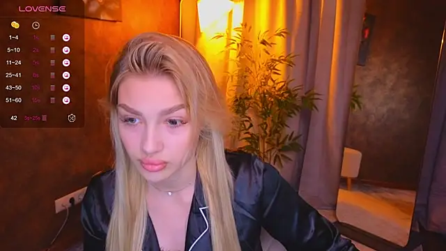 Snapshot of Ella_Milla chatting on January 2025 08:51:02 AM Ella Milla online show from January 2025 08:51:02 AM