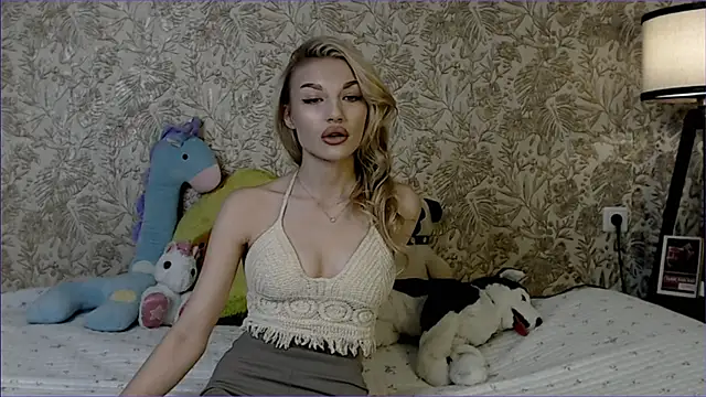 Snapshot of Ella_Milla chatting on November 2025 10:48:01 AM Ella Milla online show from November 2025 10:48:01 AM