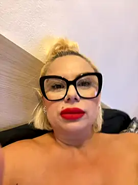 Snapshot of luna_14 chatting on September 2025 06:57:02 PM luna 14 online show from September 2025 06:57:02 PM