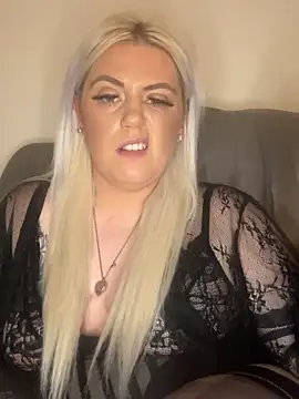 Blondiee3088 online show from December 2024 10:18:02 PM