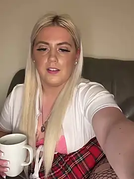 Blondiee3088 online show from December 2024 10:19:01 PM