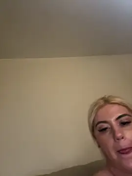 Blondiee3088 online show from February 2025 01:47:01 AM