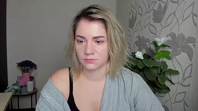 MariaSttone online show from October 2025 04:33:01 PM