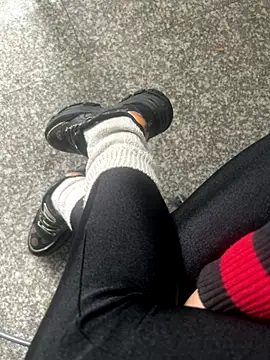 Snapshot of FeetVibe chatting on October 2025 06:54:02 AM FeetVibe online show from October 2025 06:54:02 AM