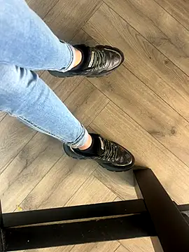 Snapshot of FeetVibe chatting on October 2025 07:19:02 AM FeetVibe online show from October 2025 07:19:02 AM