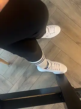 Snapshot of FeetVibe chatting on October 2025 06:03:02 AM FeetVibe online show from October 2025 06:03:02 AM