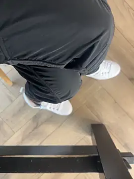 Snapshot of FeetVibe chatting on October 2025 07:16:01 AM FeetVibe online show from October 2025 07:16:01 AM