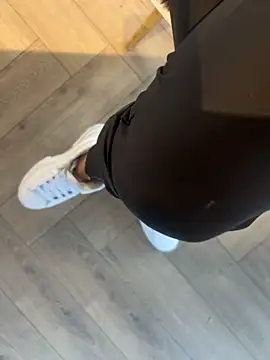 Snapshot of FeetVibe chatting on October 2025 08:15:02 AM FeetVibe online show from October 2025 08:15:02 AM