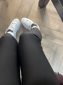 Snapshot of FeetVibe chatting on November 2025 07:31:02 AM FeetVibe online show from November 2025 07:31:02 AM