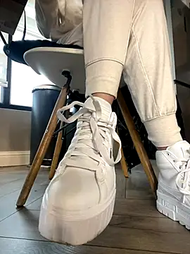 Snapshot of FeetVibe chatting on November 2025 08:13:02 AM FeetVibe online show from November 2025 08:13:02 AM