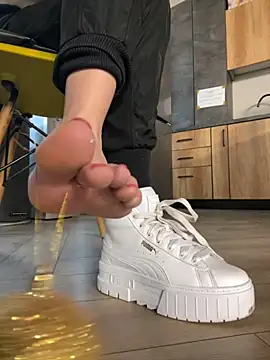 Snapshot of FeetVibe chatting on November 2025 07:40:01 AM FeetVibe online show from November 2025 07:40:01 AM