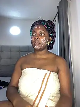 Snapshot of prettiepearl chatting on June 2026 05:34:01 AM prettiepearl online show from June 2026 05:34:01 AM