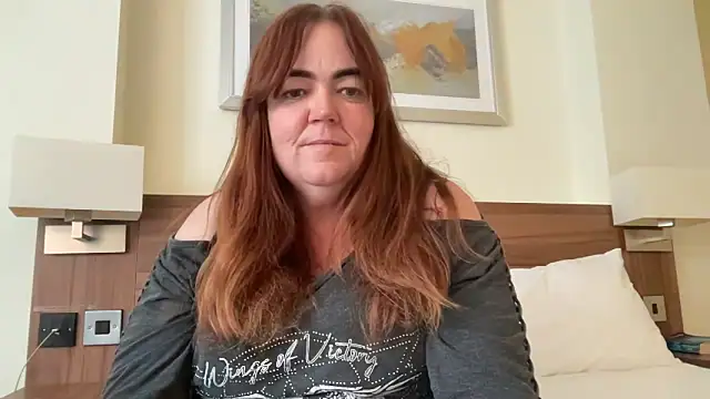 Snapshot of curvy-milf-abbie chatting on November 2025 01:22:01 PM curvy-milf-abbie online show from November 2025 01:22:01 PM