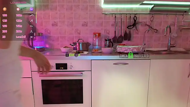 MilfeaN online show from October 2025 04:57:01 AM