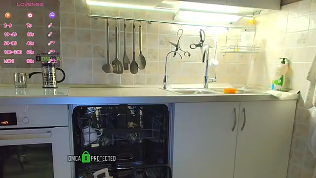 MilfeaN online show from October 2025 08:07:02 AM