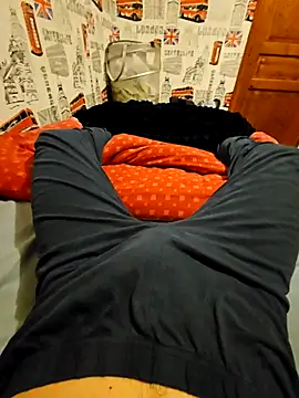 Snapshot of Azerty0911 chatting on November 2025 08:11:01 PM Azerty0911 online show from November 2025 08:11:01 PM