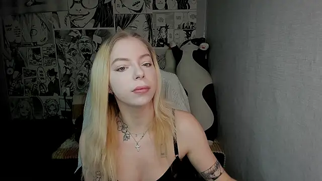 Snapshot of Martha_Cameron chatting on December 2024 12:24:01 AM Martha Cameron online show from December 2024 12:24:01 AM