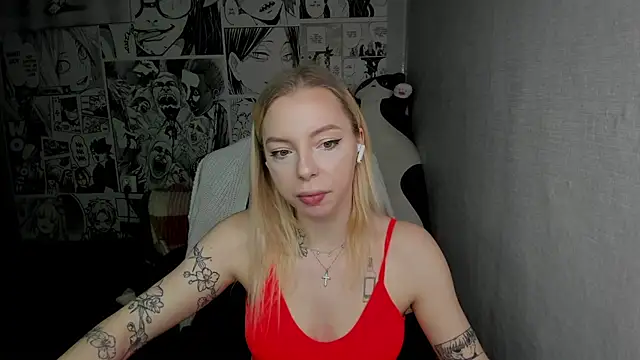 Snapshot of Martha_Cameron chatting on December 2024 10:06:01 PM Martha Cameron online show from December 2024 10:06:01 PM