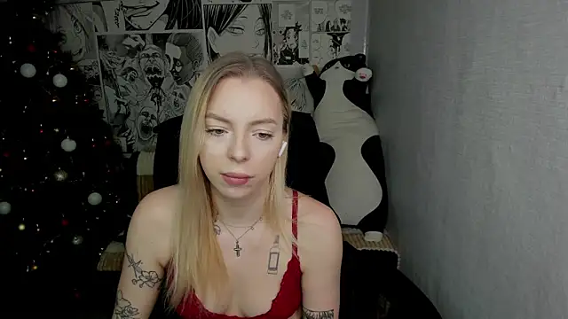 Snapshot of Martha_Cameron chatting on December 2024 11:08:02 PM Martha Cameron online show from December 2024 11:08:02 PM