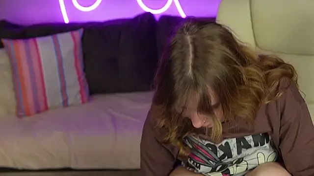 JennyyLuv online show from November 2025 03:45:02 AM