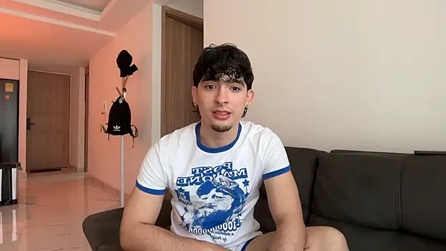 Snapshot of zenn_rush1 chatting on March 2026 01:37:01 PM zenn rush1 online show from March 2026 01:37:01 PM