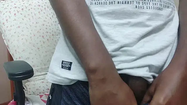 Awesomehotboy online show from November 2025 04:42:01 PM