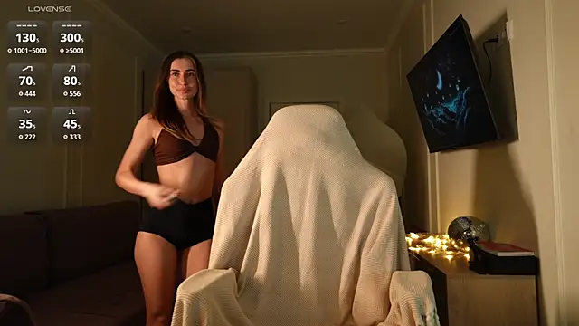 Coconutkittyy online show from March 2026 04:47:01 PM