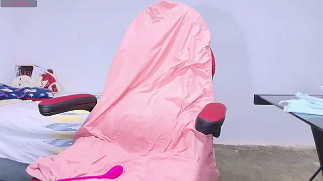 Snapshot of italy___boobs chatting on March 2025 12:57:02 PM italy boobs online show from March 2025 12:57:02 PM