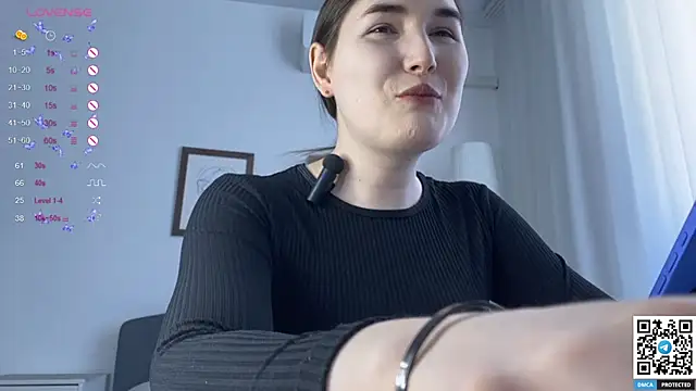 Maria Bowie online show from March 2025 12:02:02 PM