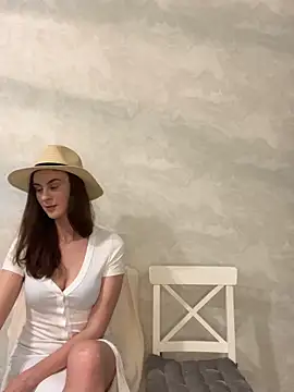 Snapshot of Miilania chatting on December 2024 11:50:01 PM Miilania online show from December 2024 11:50:01 PM