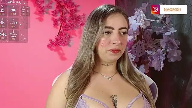 Snapshot of NaomiFox1 chatting on April 2026 01:21:02 AM NaomiFox1 online show from April 2026 01:21:02 AM