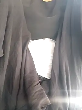 Snapshot of saloni19881 chatting on September 2025 03:28:01 AM saloni19881 online show from September 2025 03:28:01 AM