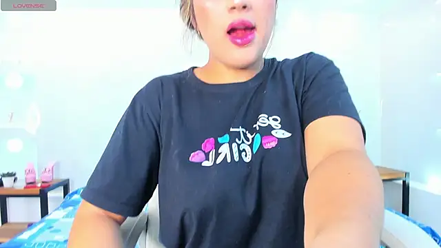 Snapshot of julietha_taylor chatting on February 2025 02:51:02 AM julietha taylor online show from February 2025 02:51:02 AM