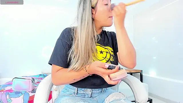 Snapshot of julietha_taylor chatting on February 2025 02:19:02 AM julietha taylor online show from February 2025 02:19:02 AM