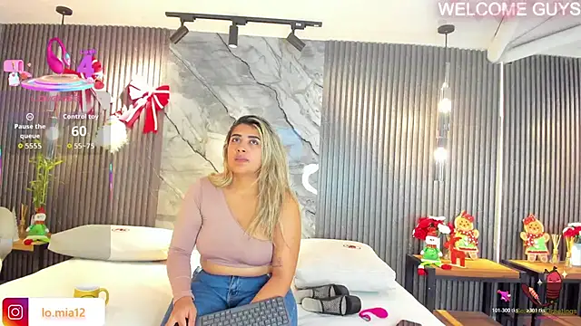 Snapshot of julietha_taylor chatting on December 2025 03:11:01 AM julietha taylor online show from December 2025 03:11:01 AM