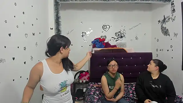 Snapshot of Luna_Star_Sl chatting on January 2025 12:20:02 PM Luna Star Sl online show from January 2025 12:20:02 PM