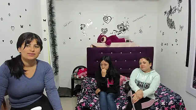 Snapshot of Luna_Star_Sl chatting on January 2025 12:26:01 PM Luna Star Sl online show from January 2025 12:26:01 PM