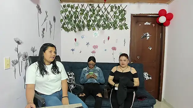 Snapshot of Luna_Star_Sl chatting on March 2025 12:14:02 PM Luna Star Sl online show from March 2025 12:14:02 PM