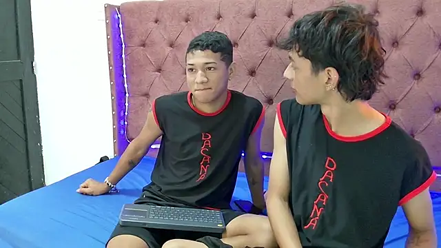 Snapshot of boys_yourparty chatting on January 2025 01:35:01 PM boys yourparty online show from January 2025 01:35:01 PM