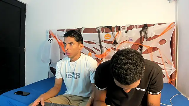 Snapshot of boys_yourparty chatting on October 2025 01:10:02 PM boys yourparty online show from October 2025 01:10:02 PM