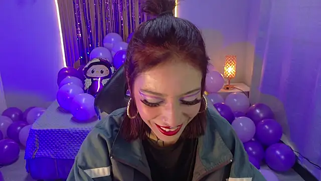 Snapshot of Scarllett_BDSM chatting on November 2025 05:51:01 AM Scarllett BDSM online show from November 2025 05:51:01 AM