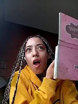 Snapshot of Scarllett_BDSM chatting on January 2026 08:01:01 PM Scarllett BDSM online show from January 2026 08:01:01 PM