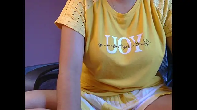 Snapshot of AngelLiza69 chatting on March 2025 06:15:02 AM AngelLiza69 online show from March 2025 06:15:02 AM