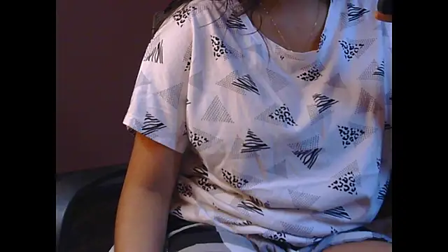 Snapshot of AngelLiza69 chatting on March 2025 08:43:01 AM AngelLiza69 online show from March 2025 08:43:01 AM