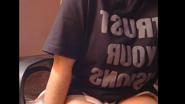 Snapshot of AngelLiza69 chatting on March 2025 04:43:02 PM AngelLiza69 online show from March 2025 04:43:02 PM