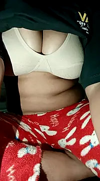 Snapshot of mishti_kaur chatting on January 2025 07:53:02 PM mishti kaur online show from January 2025 07:53:02 PM