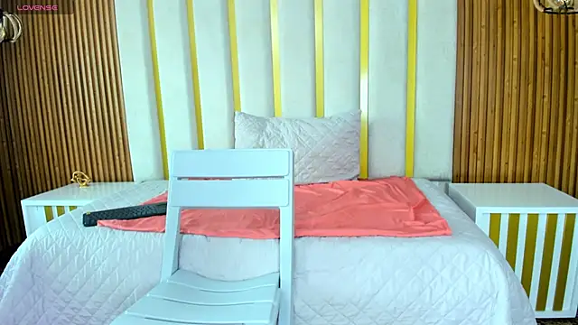 love mommy online show from February 2026 07:17:02 PM