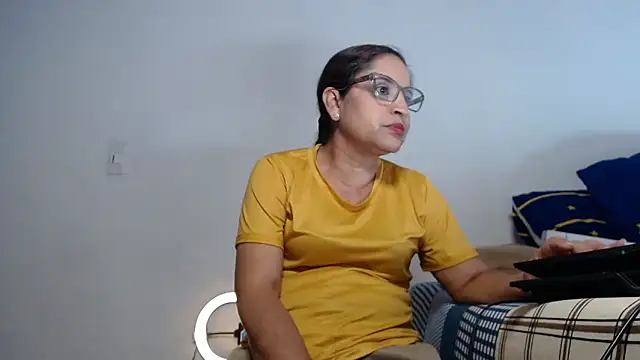 Yaya    11 online show from March 2026 11:21:02 PM