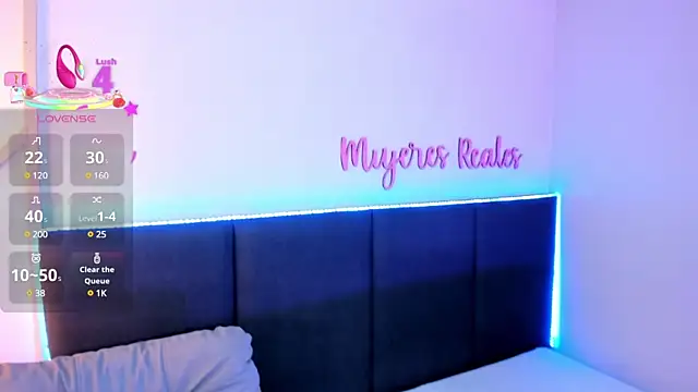 Snapshot of SophieHarris_ chatting on March 2025 07:59:02 PM SophieHarris online show from March 2025 07:59:02 PM