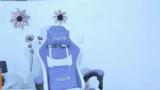 Snapshot of AnneGagner chatting on December 2024 09:55:02 PM AnneGagner online show from December 2024 09:55:02 PM